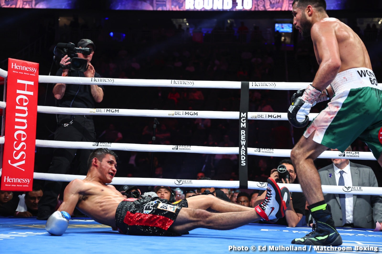 Image: Canelo Alvarez vs. Dmitry Bivol - LIVE Results & Photos