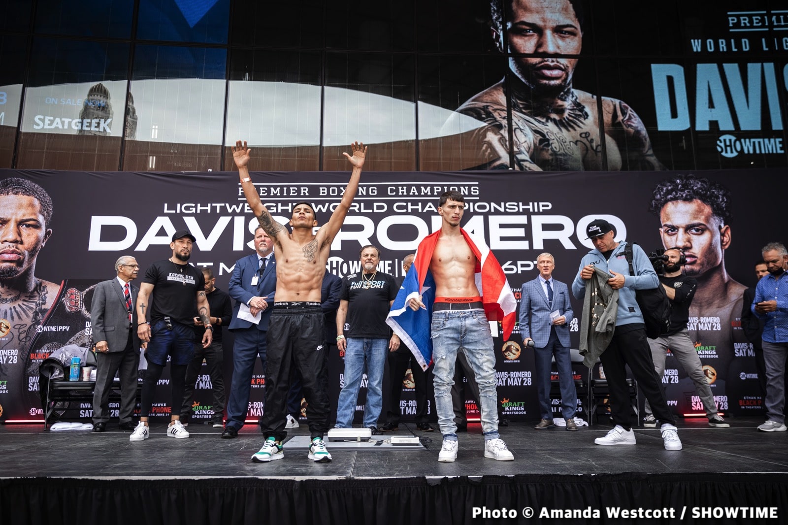 Image: Davis - Romero Official Showtime Weigh In Results & Photos