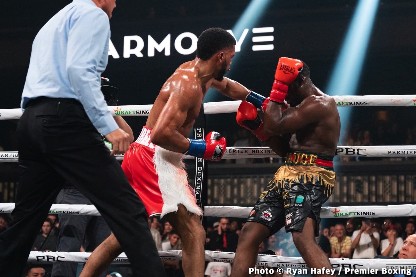 Image: Henderson: Morrell Fight "Fishy"