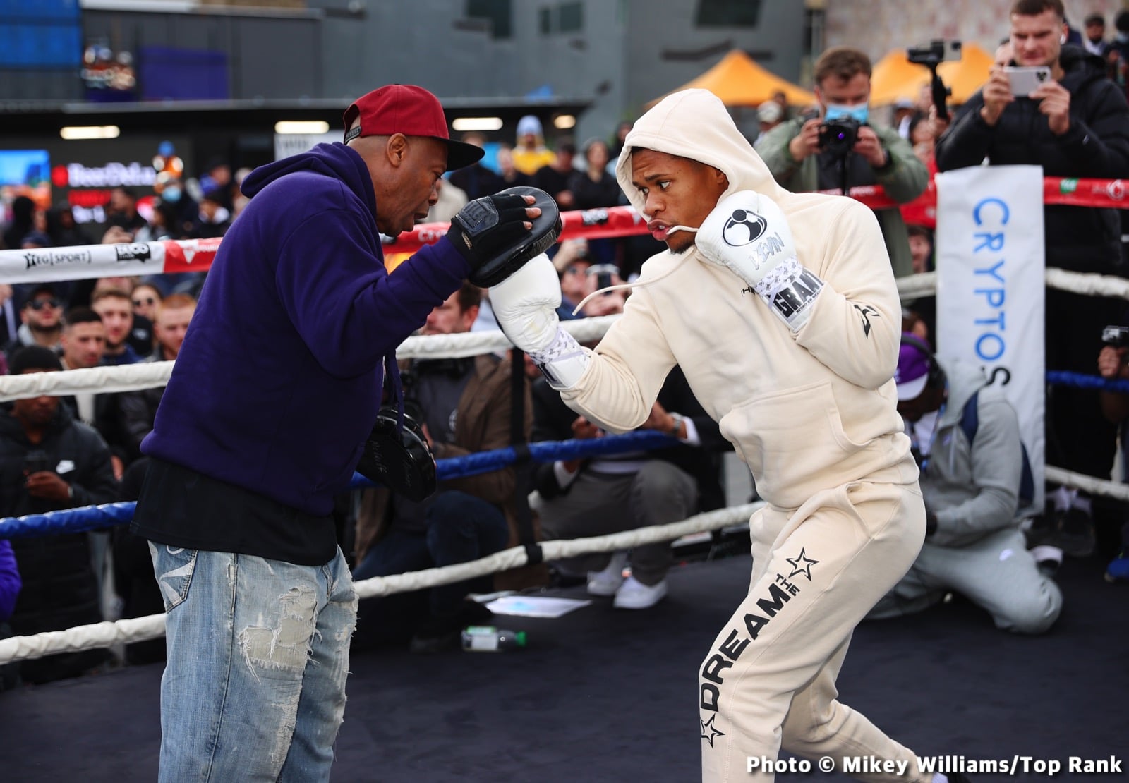 Image: Roy Jones Jr says Haney must stop Kambosos because hard to get decision