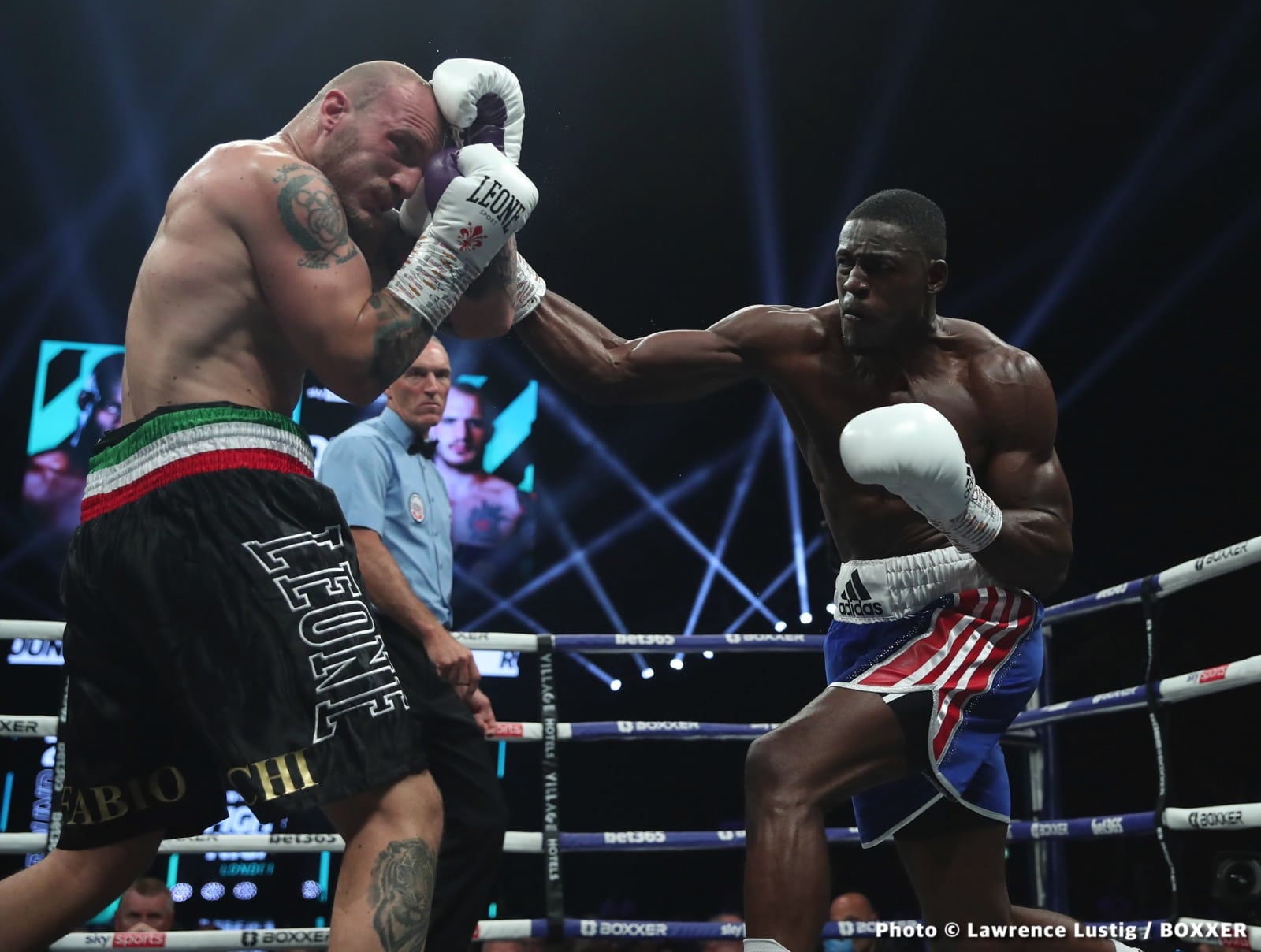 Image: Results / Photos: Richard Riakporhe stops Turchi!