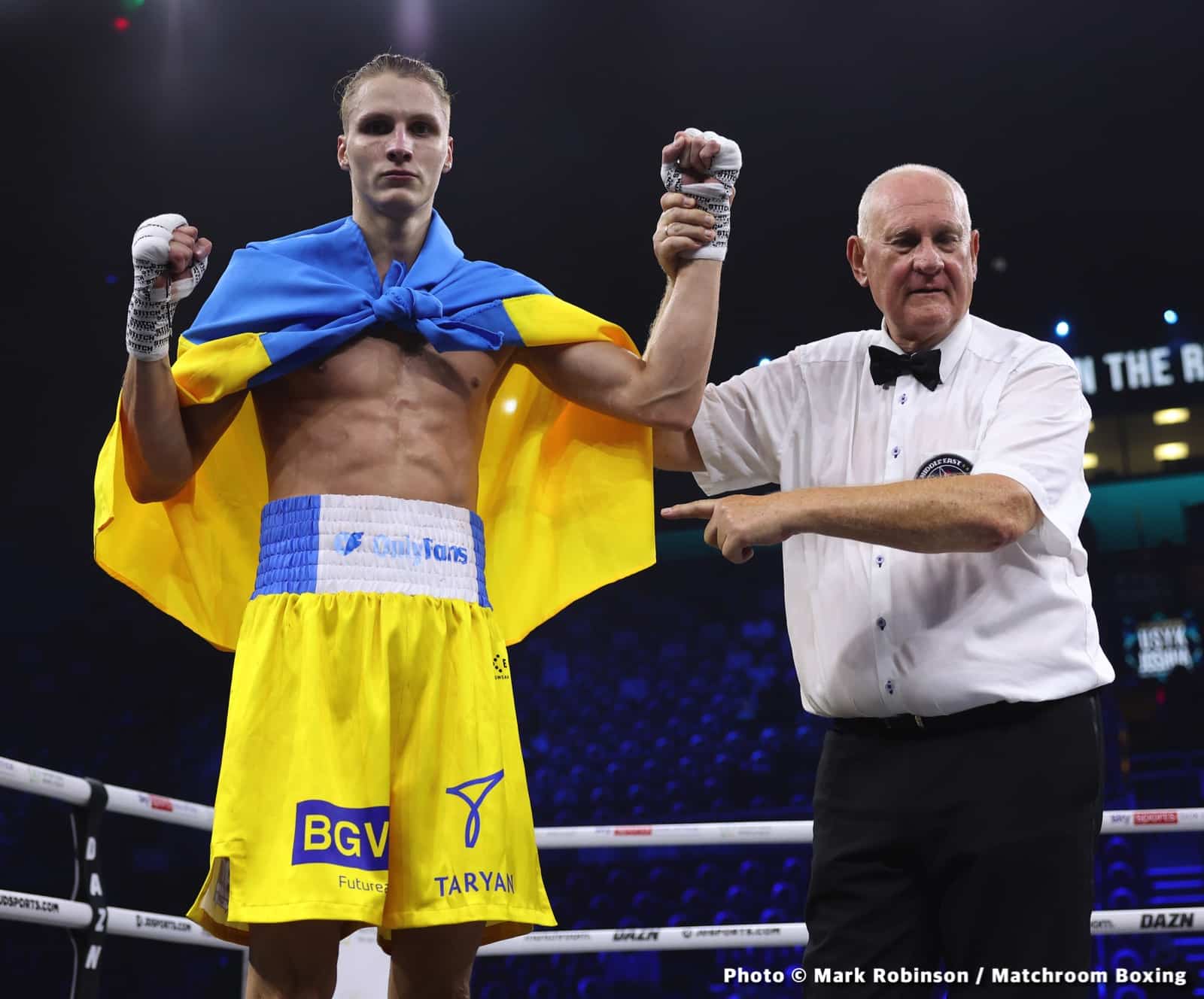 Image: Daniel Lapin Scores First-Round KO as Usyk, Joshua Watch in Ukraine