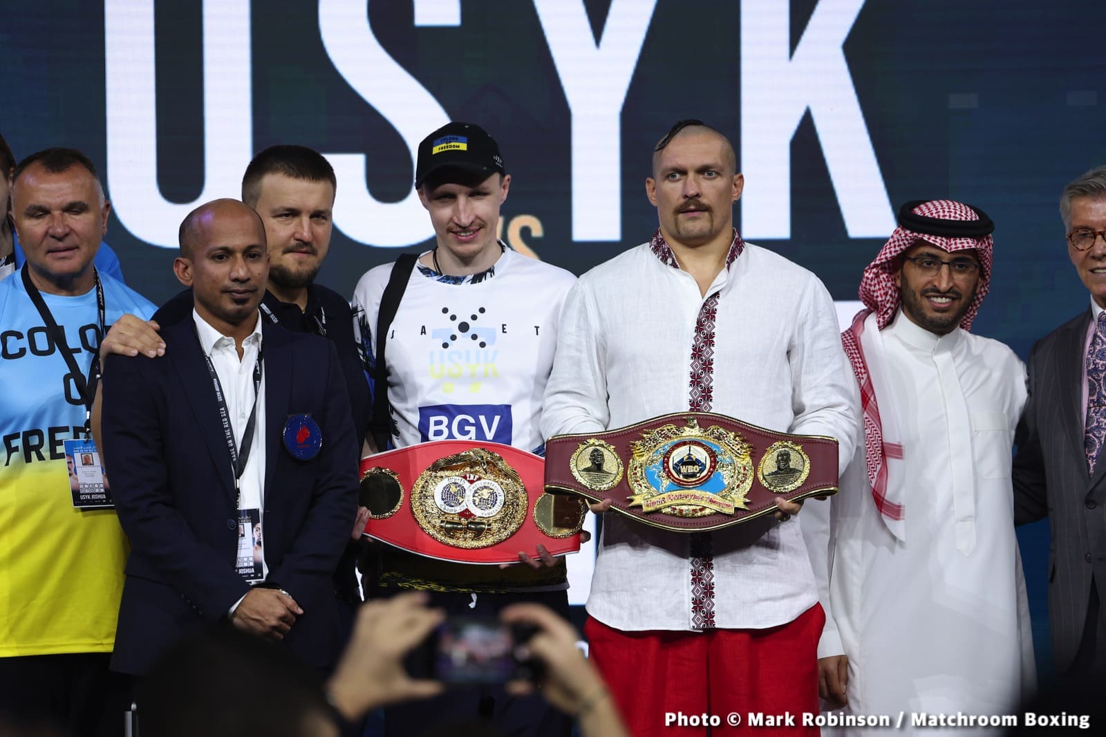 Image: Malik Scott picks Usyk by knock out of Joshua between 9 & 11