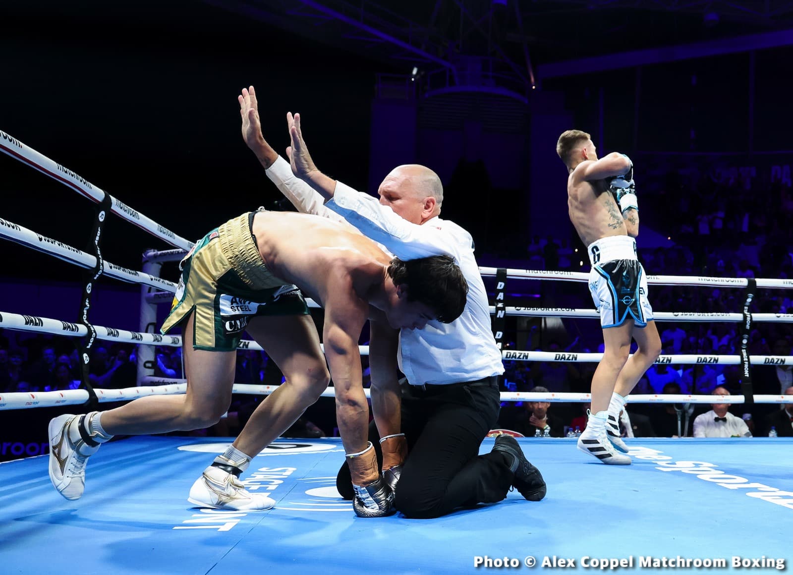 Image: Boxing Results: WBO Global Super Light Champ Paro KO’s Jarvis!