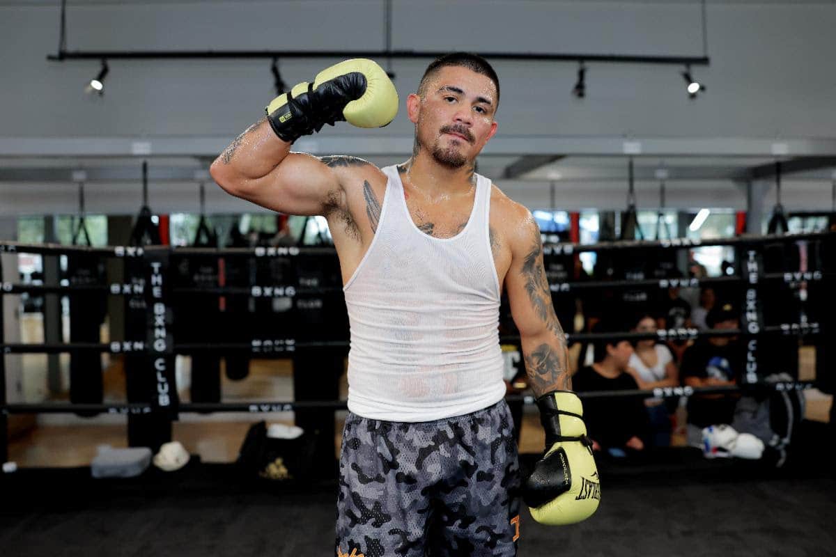 Image: Joseph Diaz ready for William Zepeda on Oct.29th