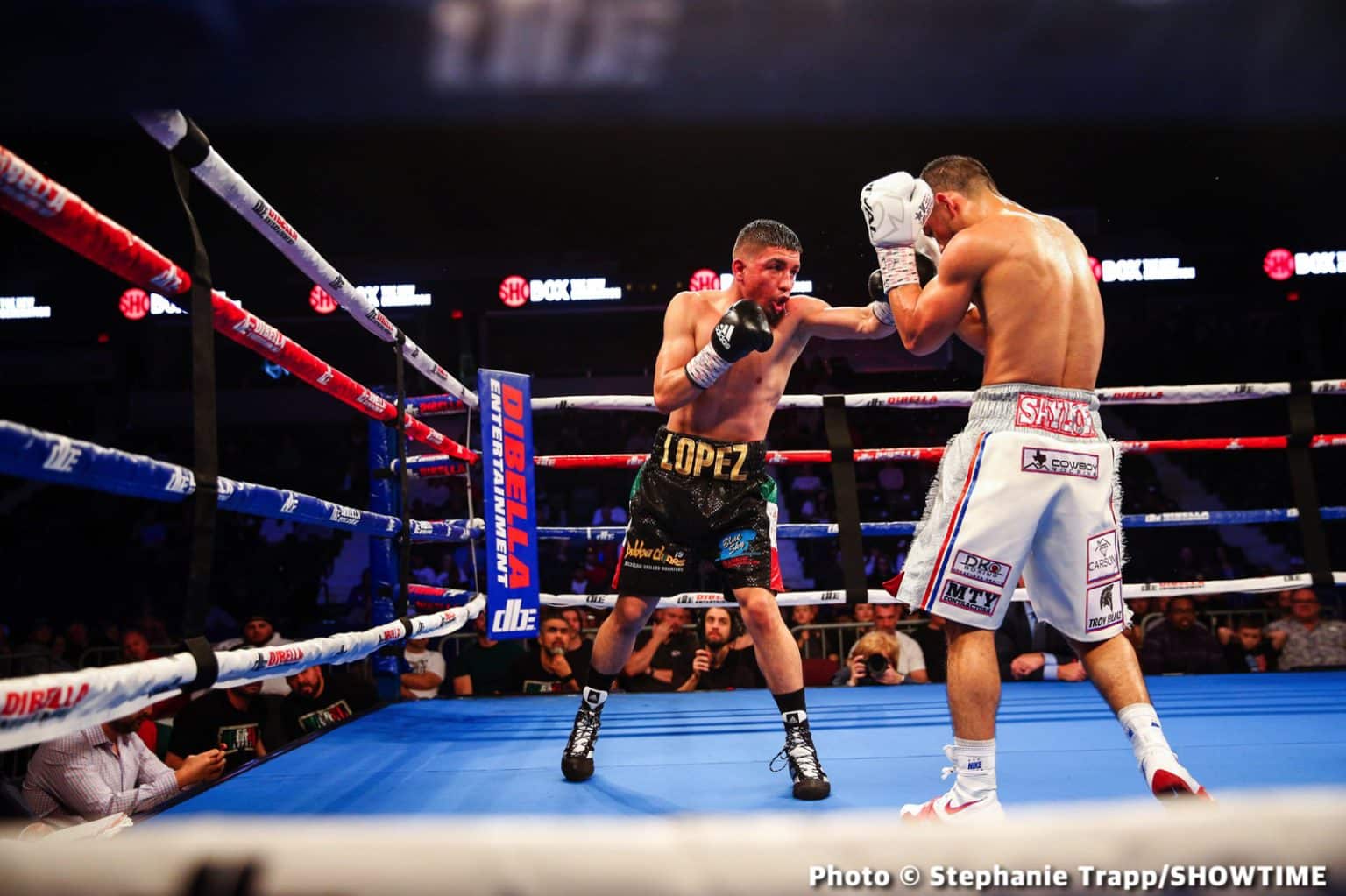 Image: Results / Photos: Holmes outpoints Villarreal on Showtime