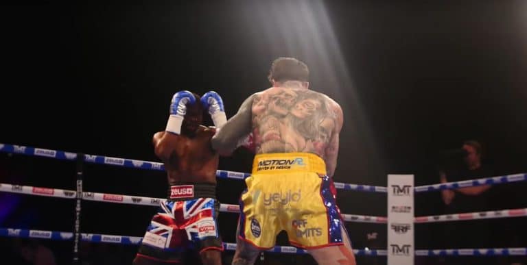 Image: Floyd Mayweather dominates Aaron Chalmers in near empty O2 Arena for exhibition