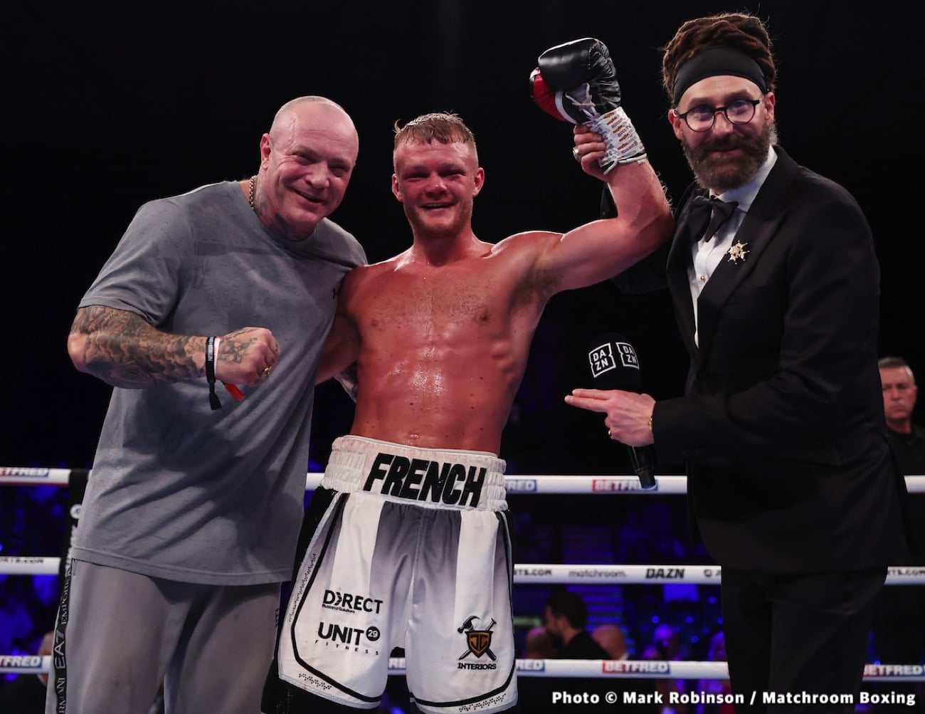 Image: Boxing results: Cyrus Pattinson Stops Chris Jenkins in a War!