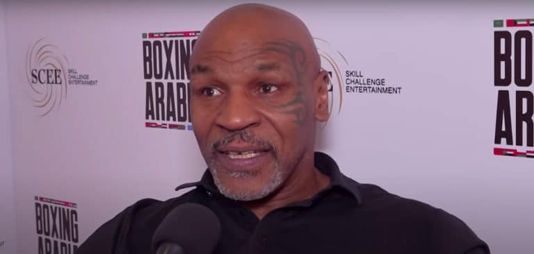 Image: Mike Tyson says Usyk can't run from Fury, he must "stand and fight" to win