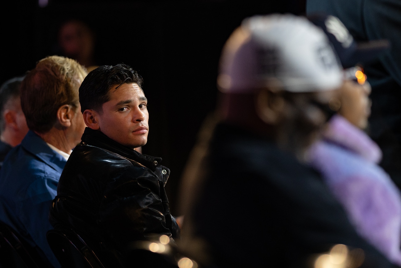 Image: De La Hoya says Ryan Garcia won't be affected by the rehydration clause for Tank Davis fight