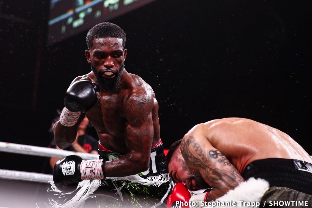 Image: Keyshawn Davis reacts to Frank Martin's close call against Artem Harutyunyan