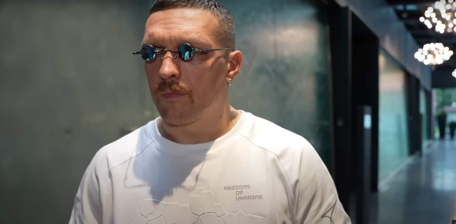 Image: Usyk on low blow: "I would have jumped up if referee gave count"
