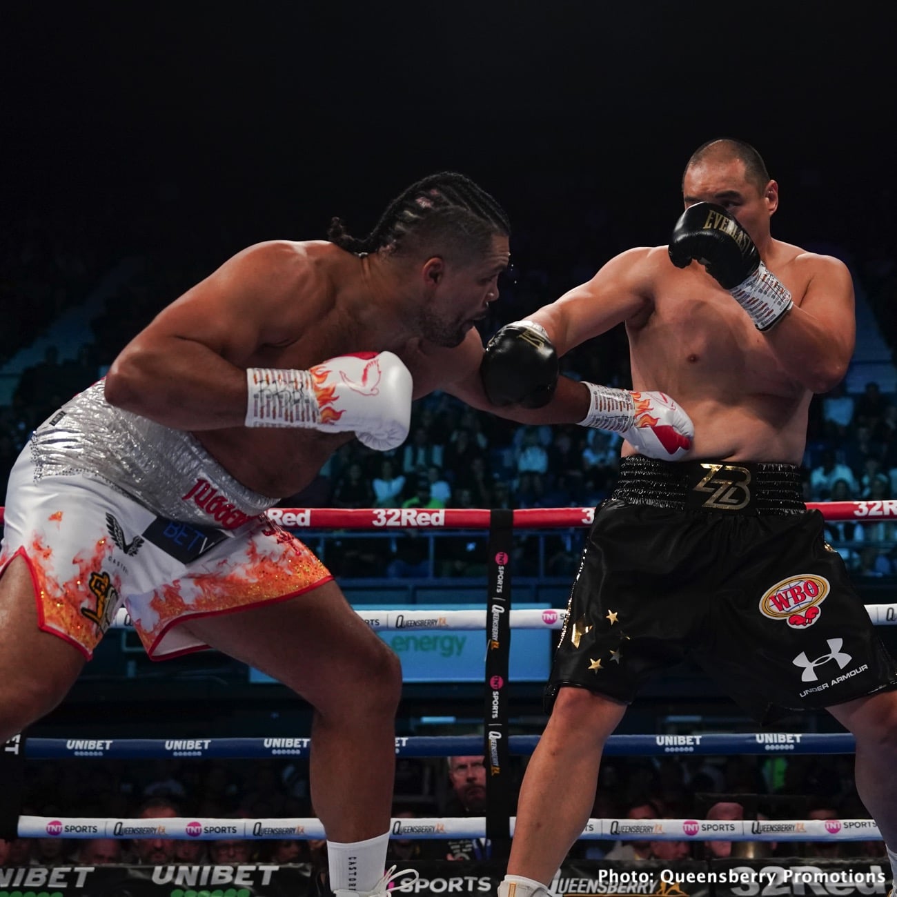 Image: Juggernaut Joyce Backs Parker to Dethrone 'Big Bang' Zhang in Heavyweight Clash