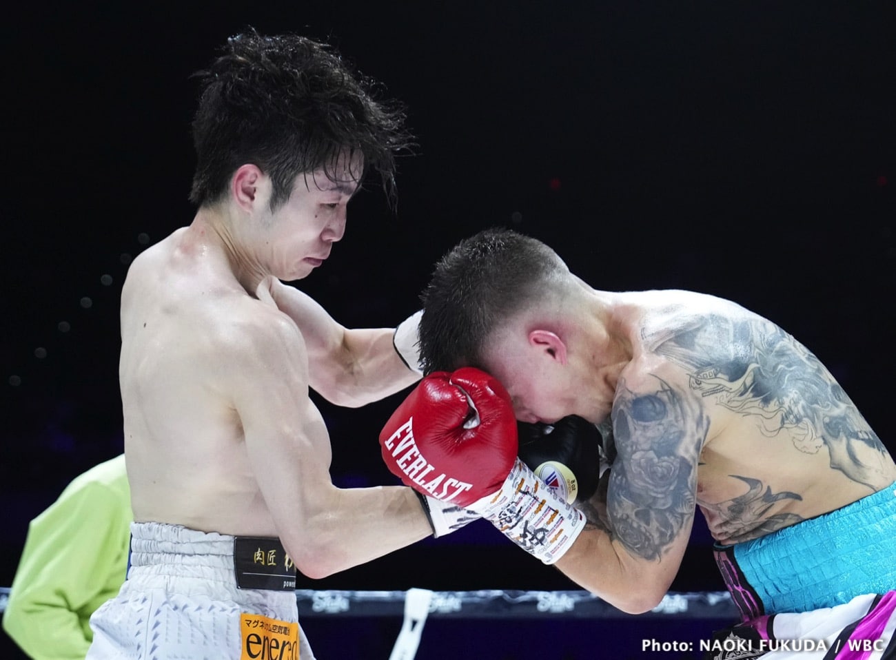 Image: WBA-WBC Light Fly Champ Kenshiro Teraji Stops Hekkie Budler!