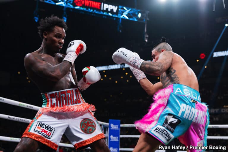 Image: Jermall Charlo sends a message to his brother Jermell, not showing for his fight with Benavidez Jr