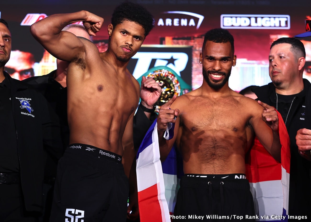 Image: De Los Santos says "chicken" Shakur looks frightened for tonight's fight