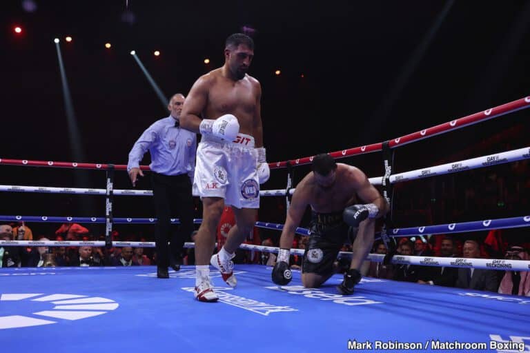 Image: Boxing results: Agit Kabayel crushes Arslanbek Makhmudov in fourth round knockout