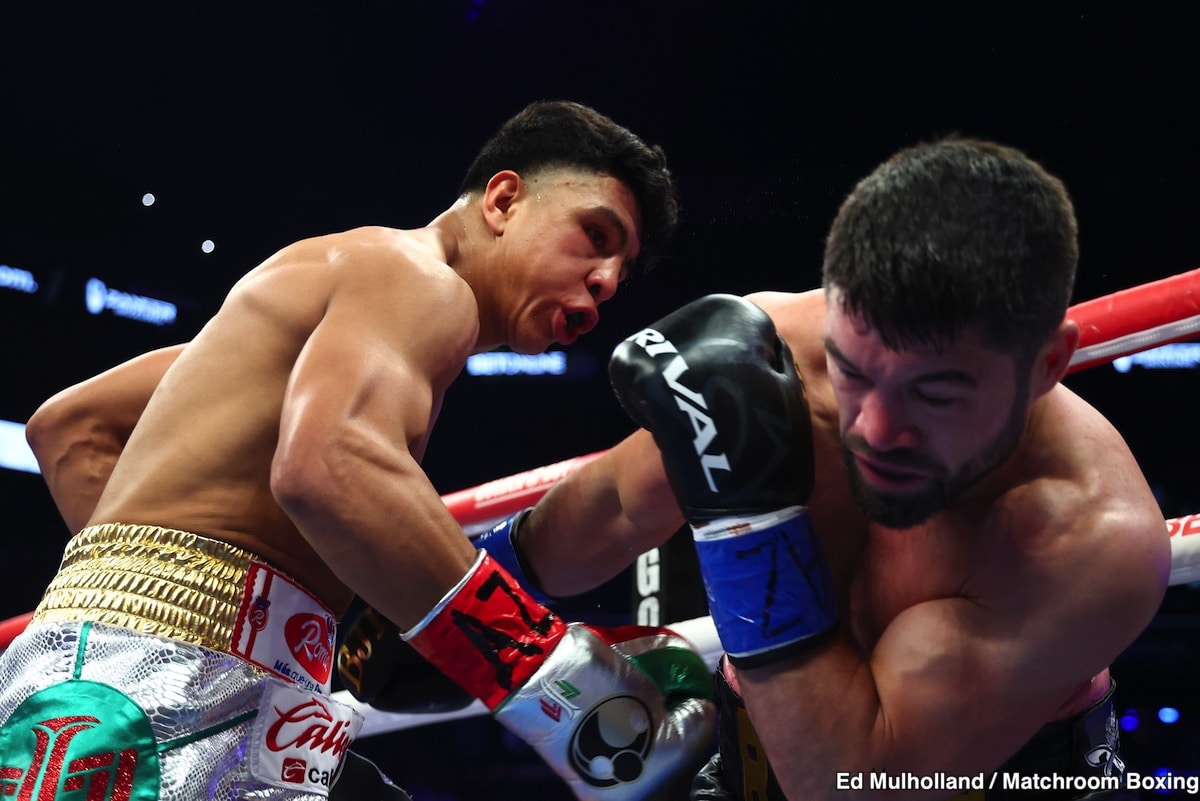 Image: Munguia's Power Excites, But Experts Worry About Sustainability Against Canelo