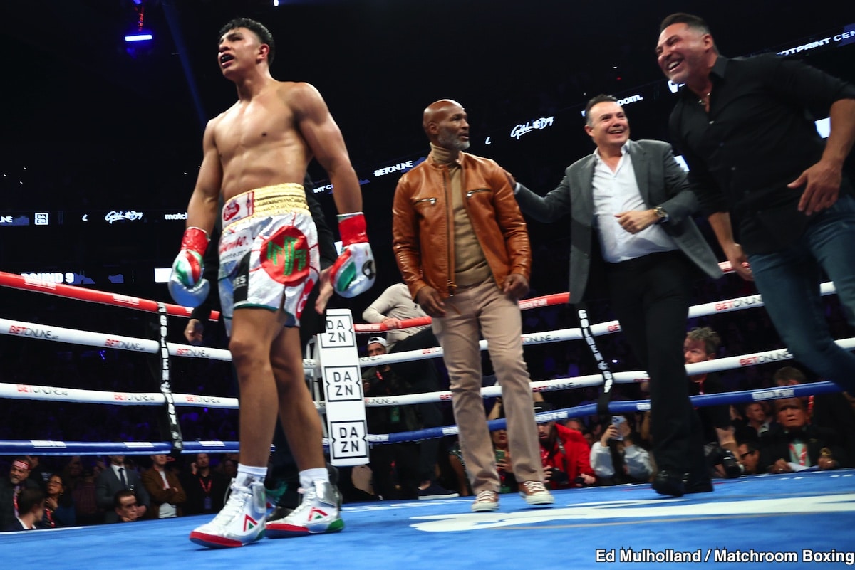 Image: De La Hoya Sees Munguia Defeating King Canelo Alvarez