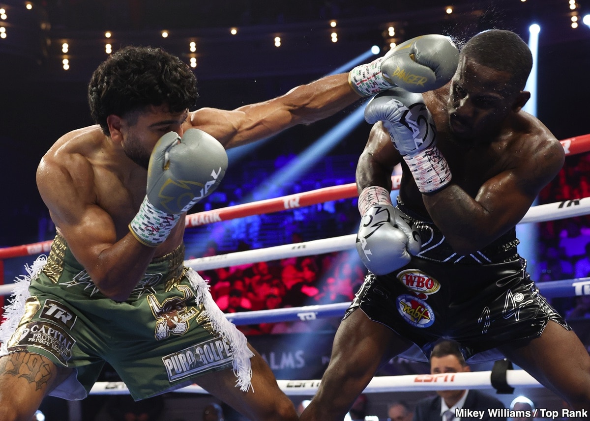 Image: Boxing Results: Muratalla Triumphs Over Farmer in Las Vegas Clash
