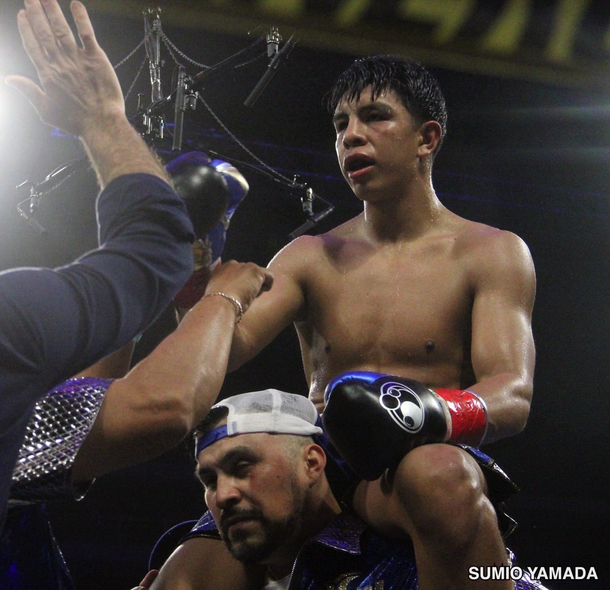 Image: Boxing Results: Jaime Munguia Stops Erik Bazinyan