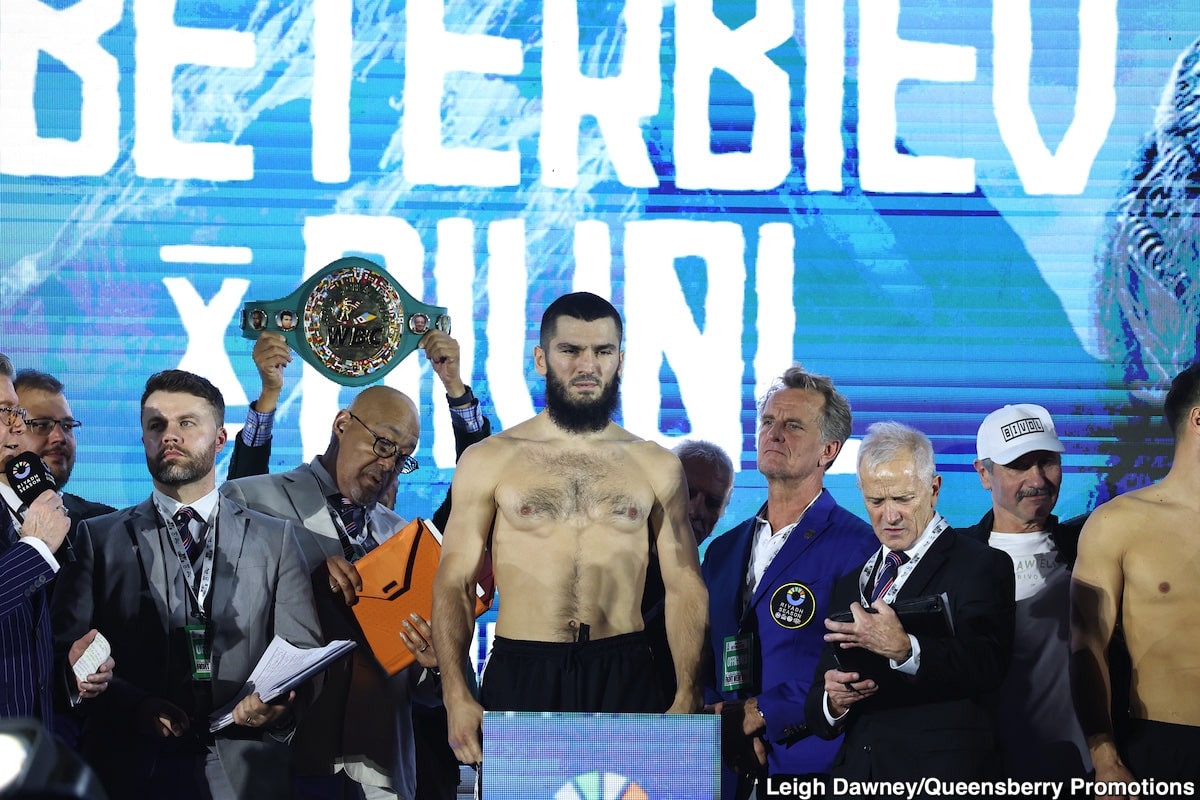 Image: Battle For Undisputed In Saudi Arabia: Beterbiev vs Bivol