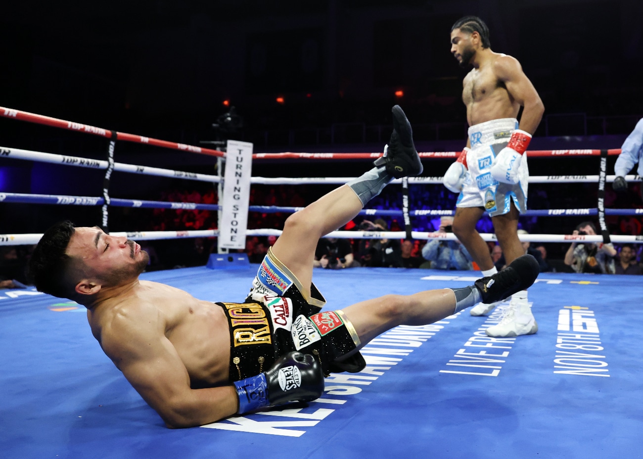 Image: Boxing Results: Raymond Muratalla Obliterates Jesus Perez