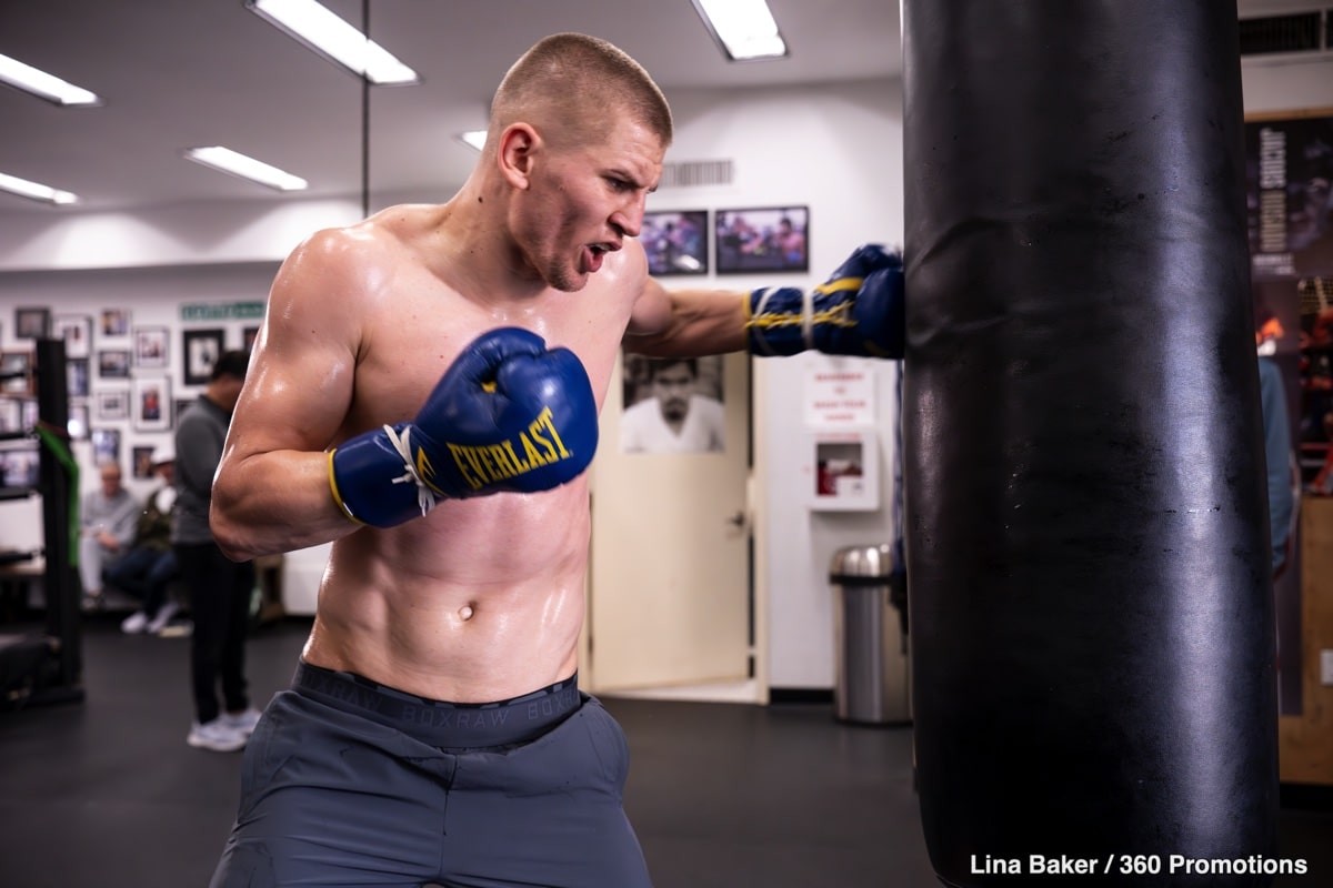 Image: Bohachuk vs. Davis: Undercard Steal?