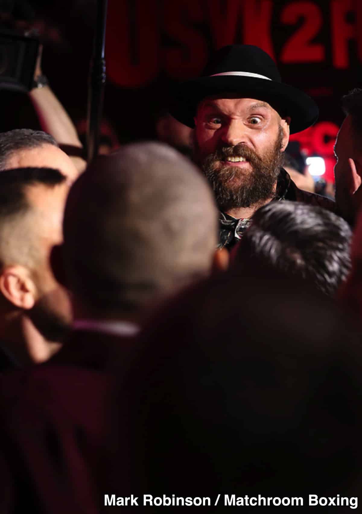 Image: Fury Looks Unhealthy, Cranky Before Usyk Rematch