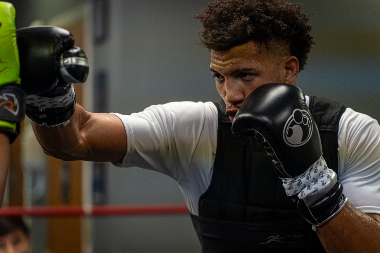 Image: Morrell's Power Poses Threat to Benavidez's Aggressive Style