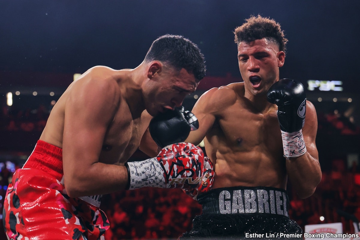 Image: Benavidez Edges Morrell In Close Fight