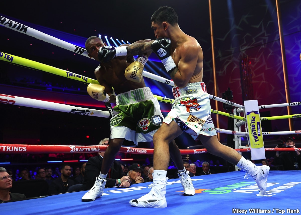 Image: Carrington Eyes Rey Vargas Title Fight: Fulton's 130-lb Move Opens Door for Featherweight Clash