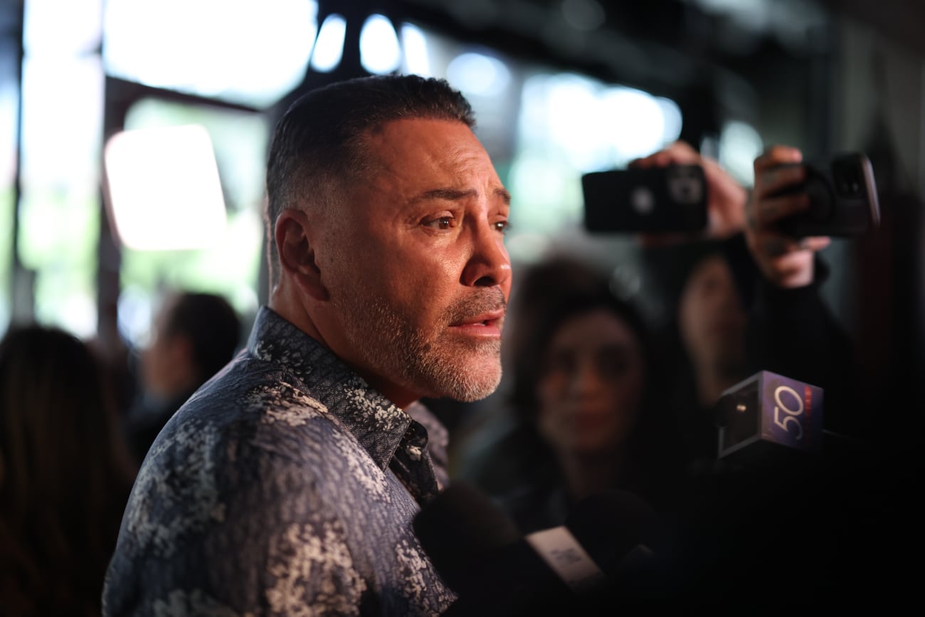 Image: Canelo Alvarez's "Ungrateful" Behavior: Oscar De La Hoya Reflects on Fighter Loyalty