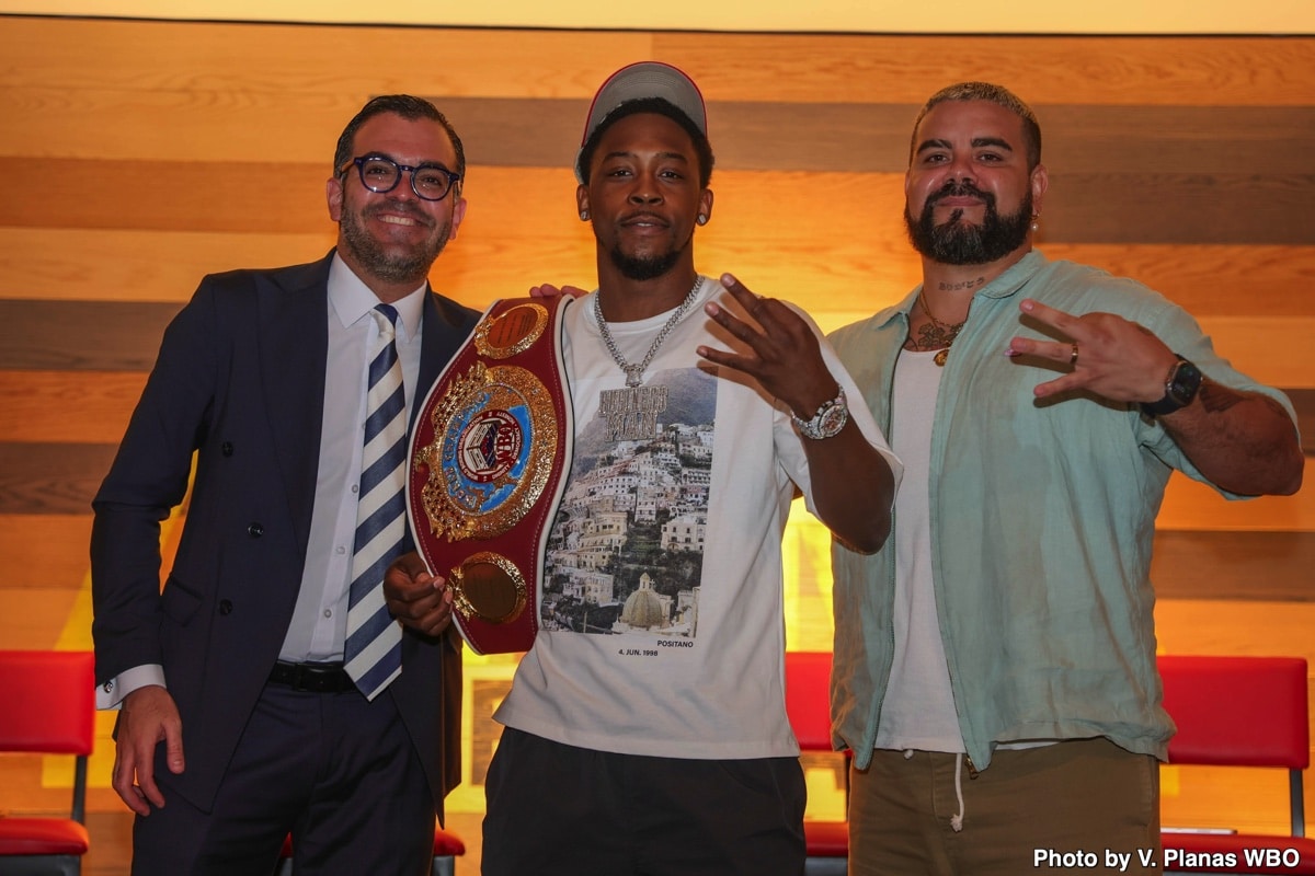 Image: Davis vs. De Los Santos: Start Time, Where to Watch, Venue & Full Fight Card