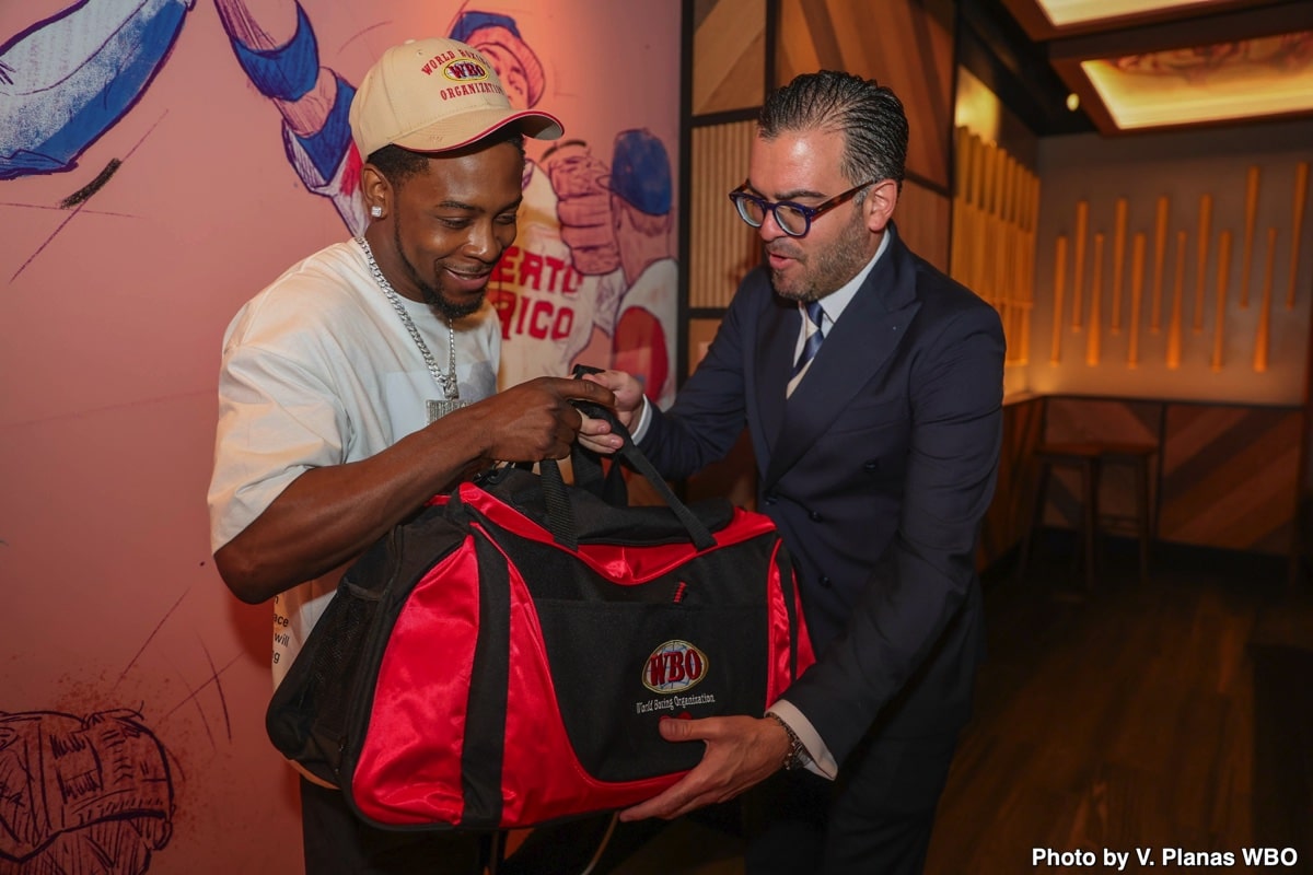 Image: Top Rank Scrambles for New Foe as Edwin De Los Santos Rejects Offer to Challenge Keyshawn Davis's WBO Lightweight Title in Norfolk Homecoming