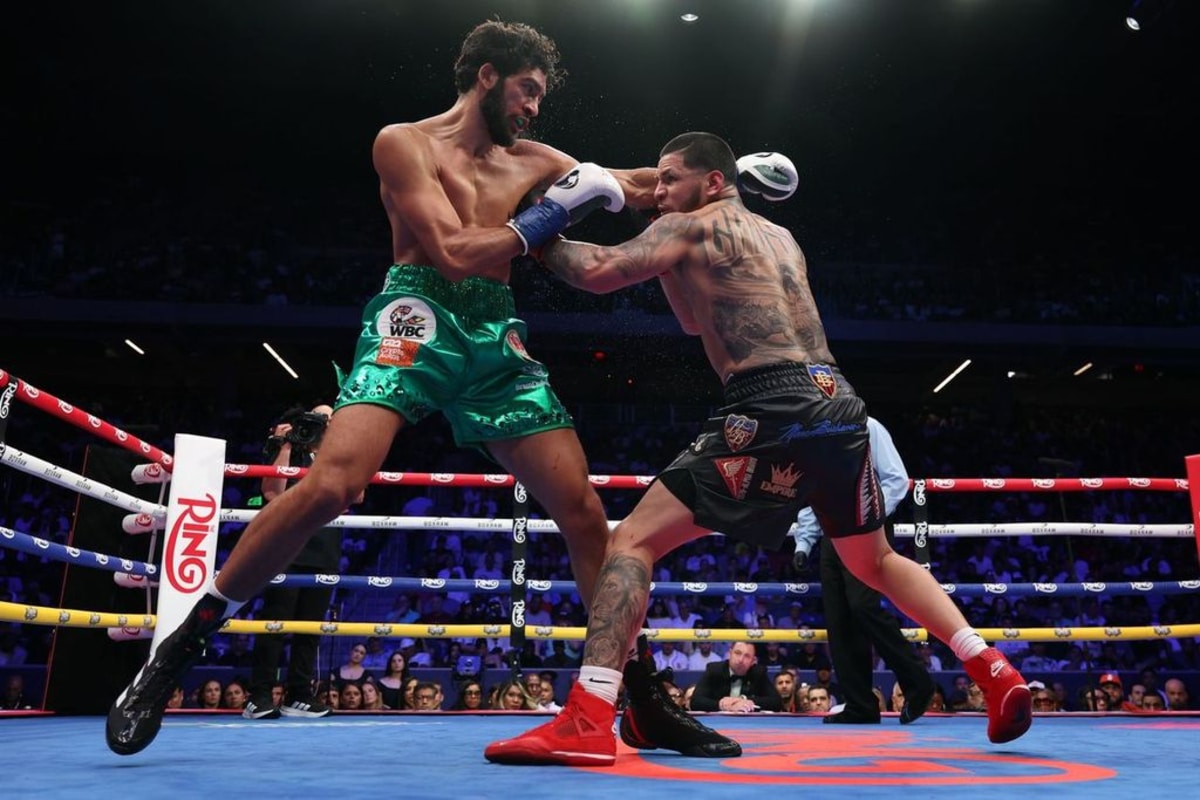 Image: Canelo Alvarez vs. Hamzah Sheeraz In 2026? 