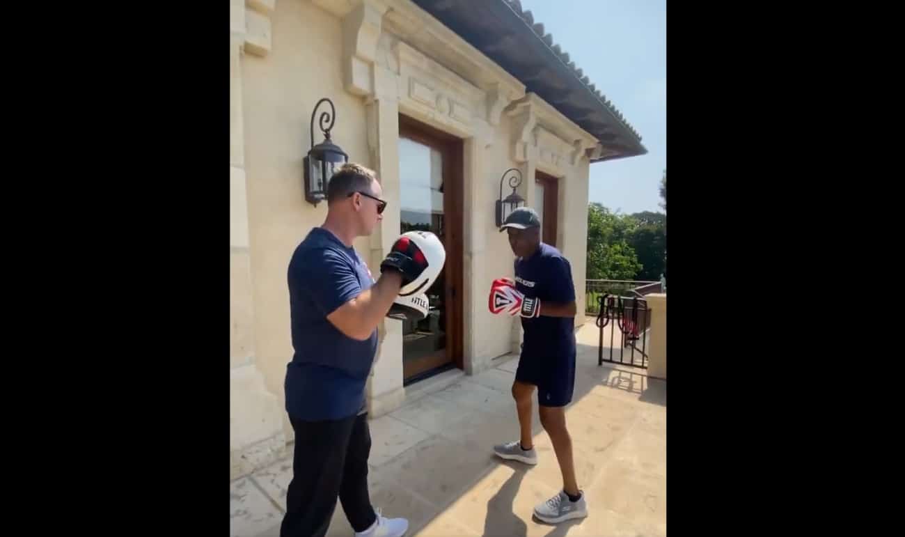 Image: The Legend Continues: Sugar Ray Leonard's Hand Speed at 69