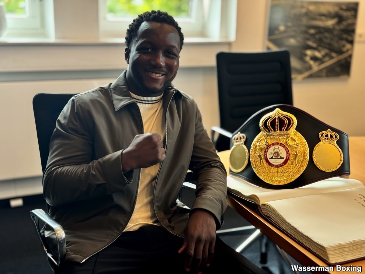 Image: Terence Crawford Officially Vacates WBA Belt, Handing the Title to Abass Baraou and Focusing on 168-lb Reign