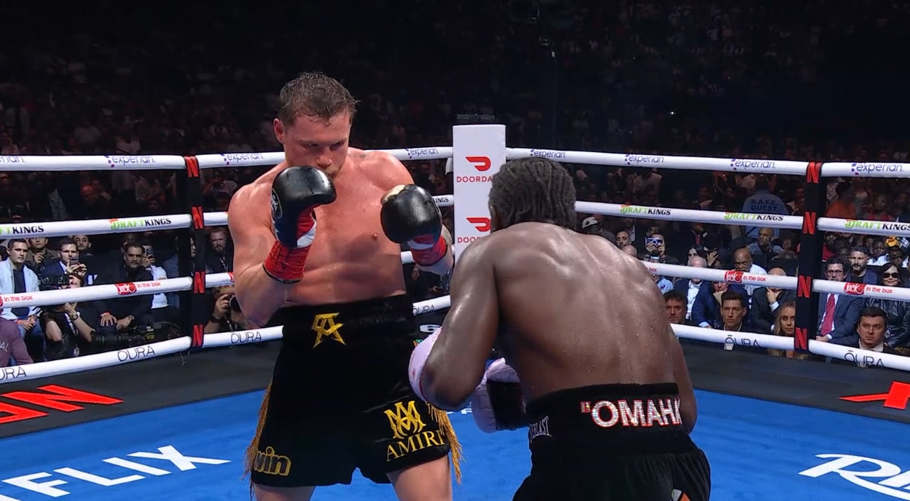 Image: Terence Crawford Claims 168-lb Undisputed Championship in Decisive Victory over Canelo Alvarez