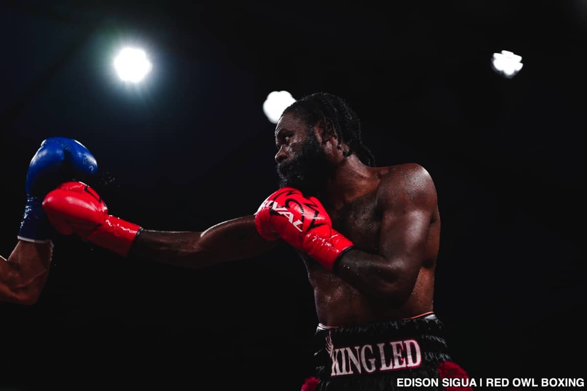 Image: Boxing Results: Deonte Brown Outworks Aggressive Grimardi Machuca