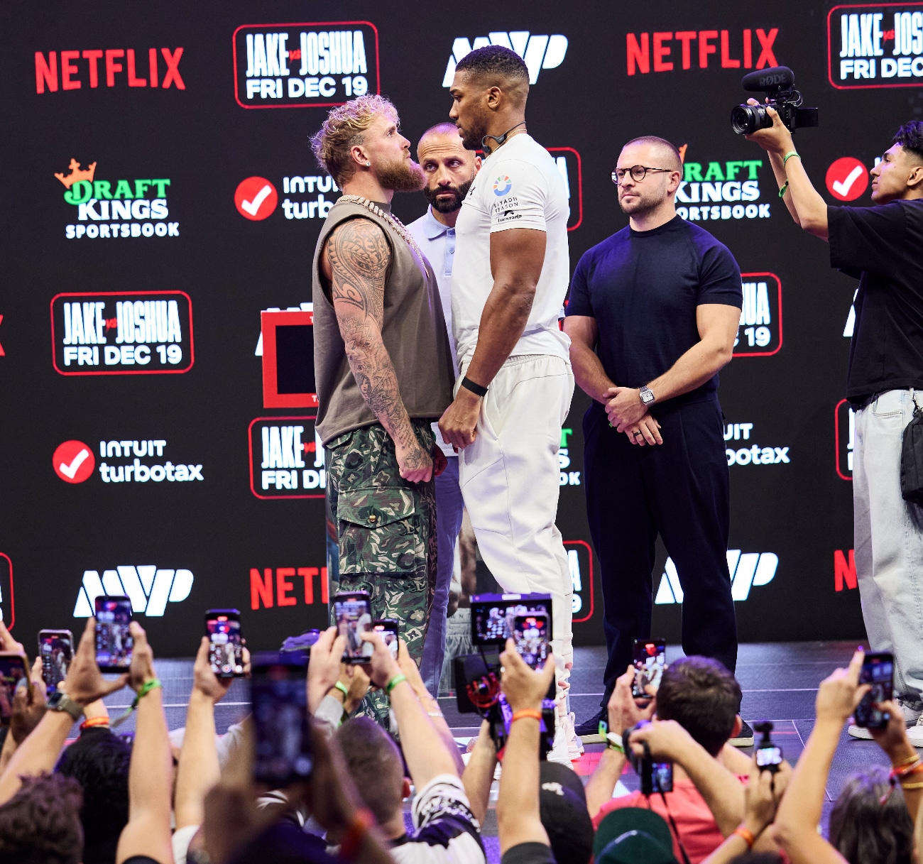 Image: Hearn Predicts Jake Paul Will Get “Double Nyquil Time,” Yet His Body Language Screams Fear of AJ Being Bionic-Right-Handed Into 2026 Oblivion