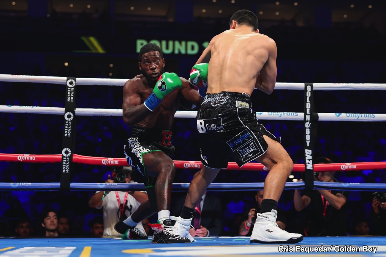 Image: Fans Suspect Oscar De La Hoya is Using Negotiation 'Demands' as a Sneaky Way to Protect Vergil Ortiz Jr. From Jaron 'Boots' Ennis