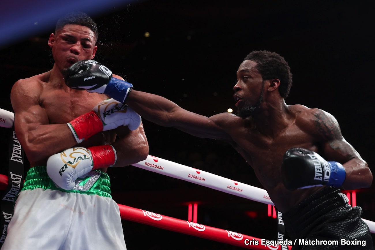 Image: Boxing Results: Keyshawn Davis stops Jamaine Ortiz with a late body shot