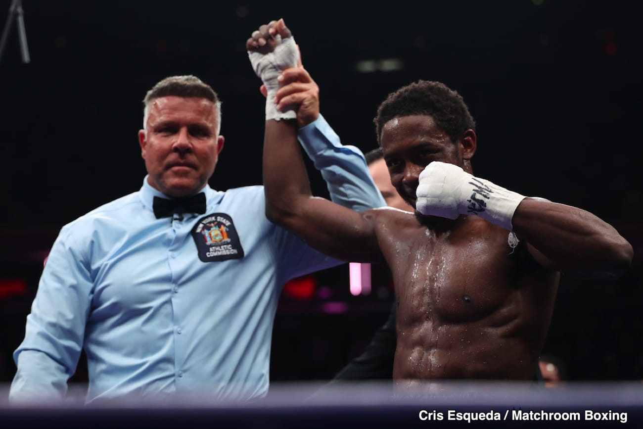 Image: Boxing Results: Keyshawn Davis stops Jamaine Ortiz with a late body shot