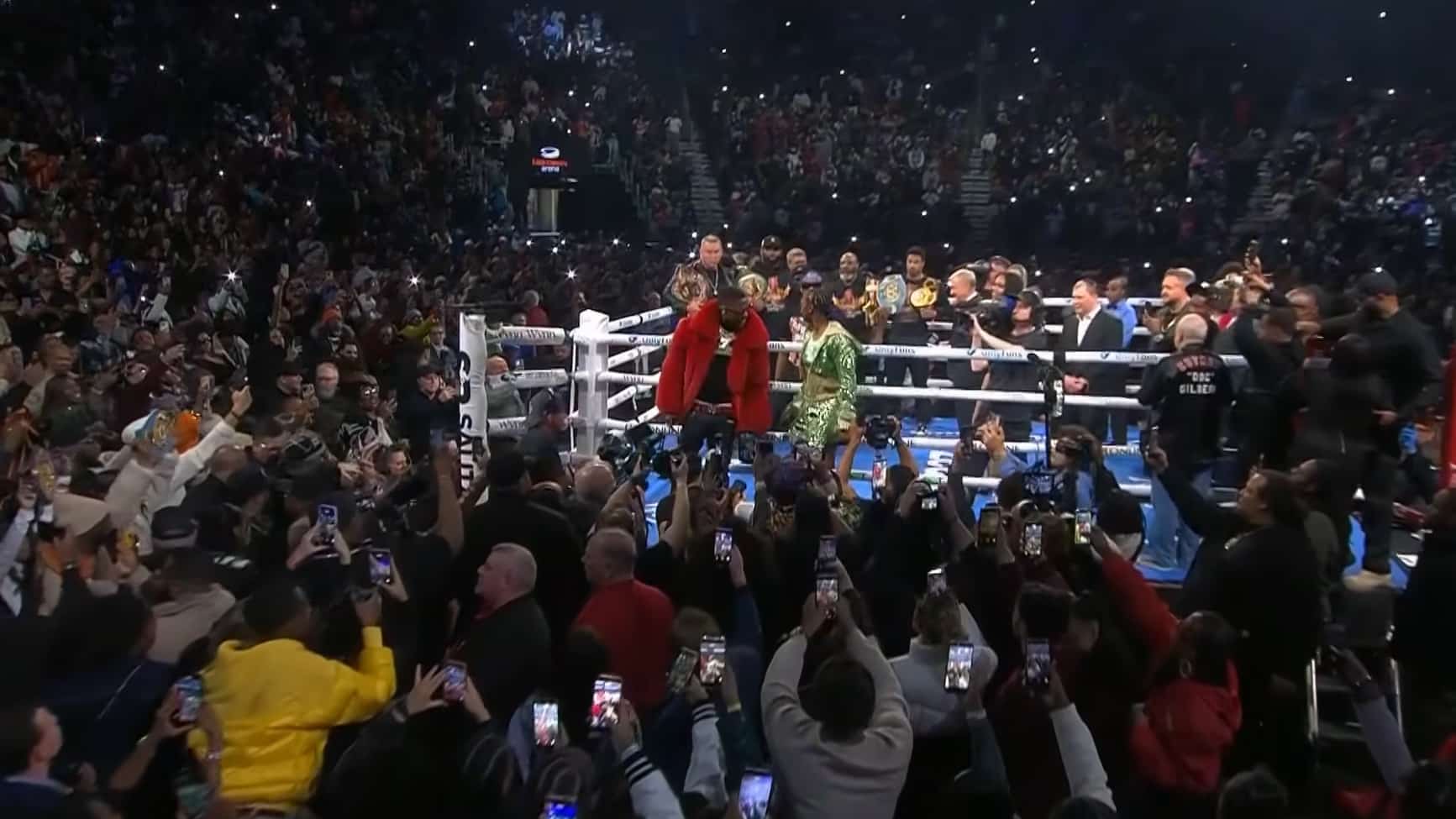 Image: Claressa Shields Dominates Franchon Crews-Dezurn in Rematch