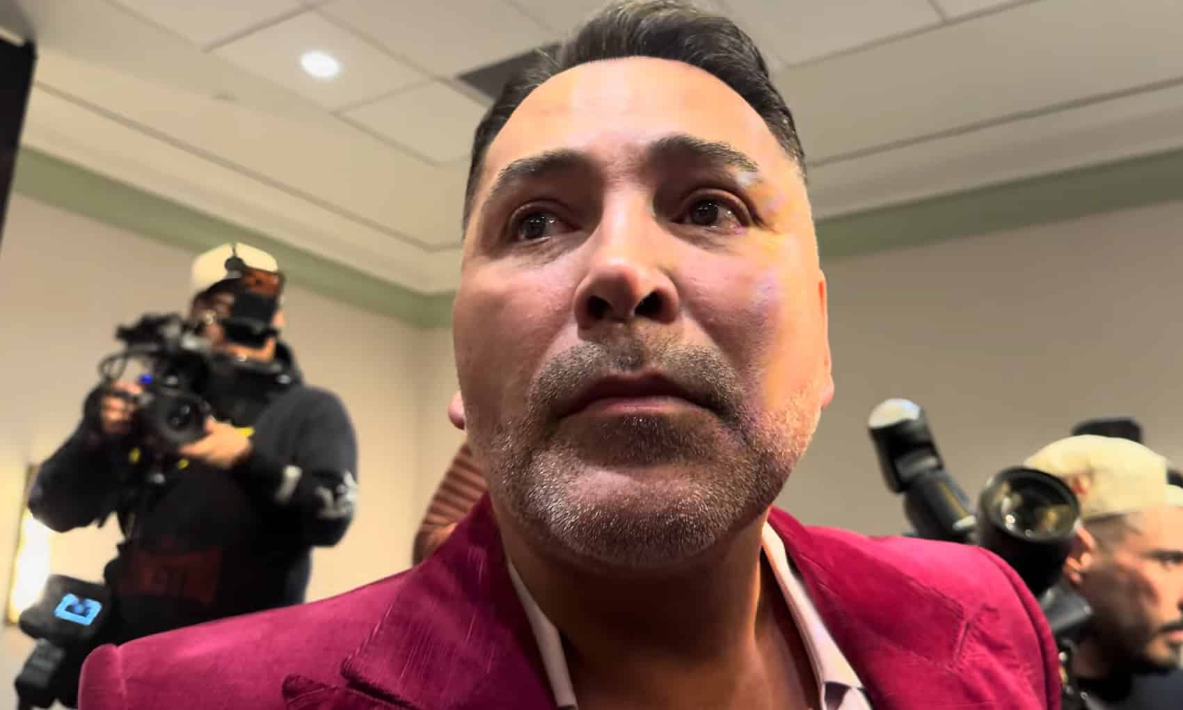 Oscar De La Hoya Says Golden Boy Will Protect Contract in Ortiz Dispute