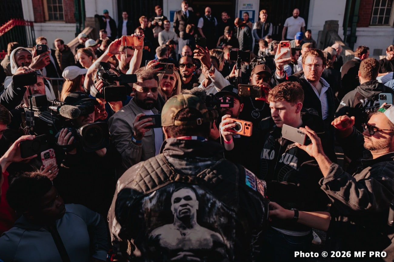 Photo: Derek Chisora ​​vs Deontay Wilder PPV Price, Fight of the Week Details