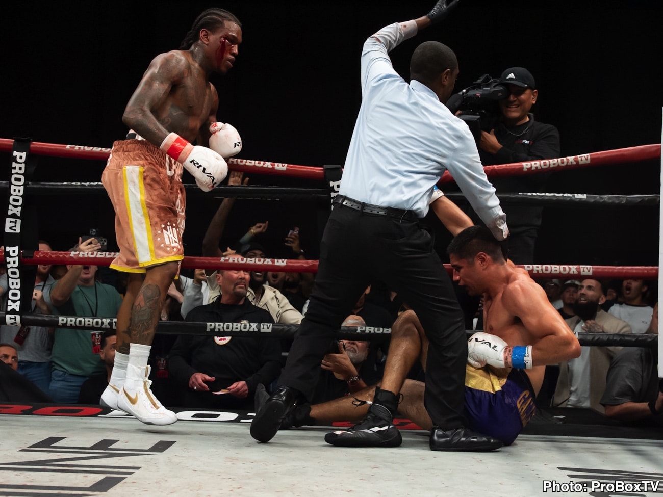 Image: Najee Lopez Survives Knockdown To Stop Gallegos
