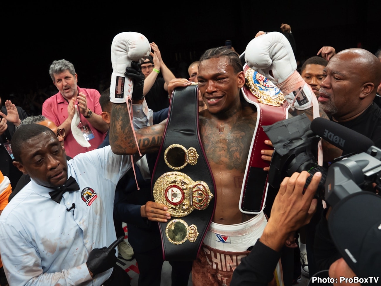 Image: Najee Lopez Survives Knockdown To Stop Gallegos