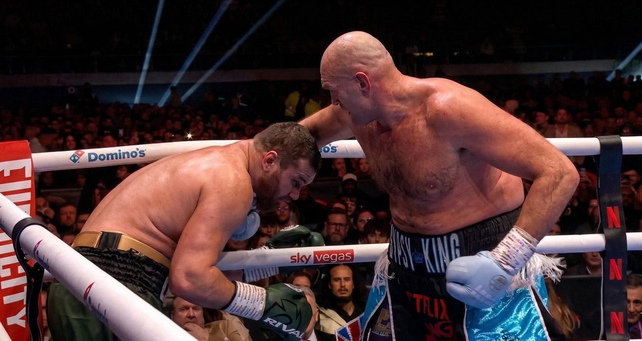 Image: Fury Beats Makhmudov in One-Sided 12-Round Decision